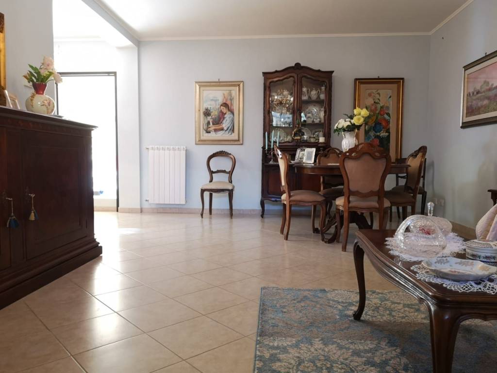 casa indipendente in vendita a Roma in zona Ostia Antica