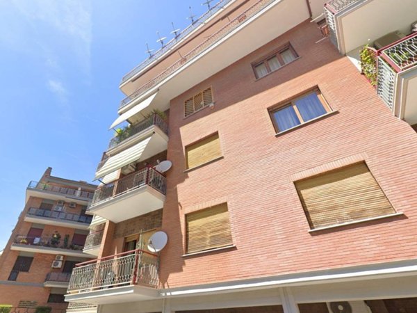 negozio in vendita a Roma in zona Portuense