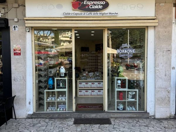 negozio in vendita a Roma in zona EUR