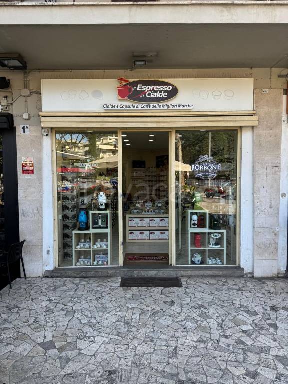 negozio in vendita a Roma in zona EUR