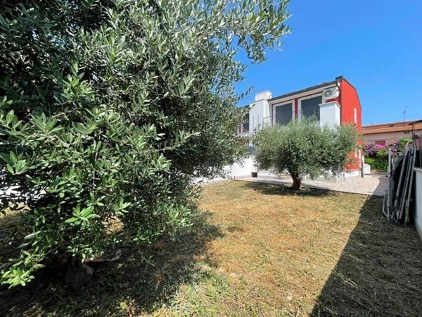 appartamento in vendita a Roma in zona Tor di Quinto