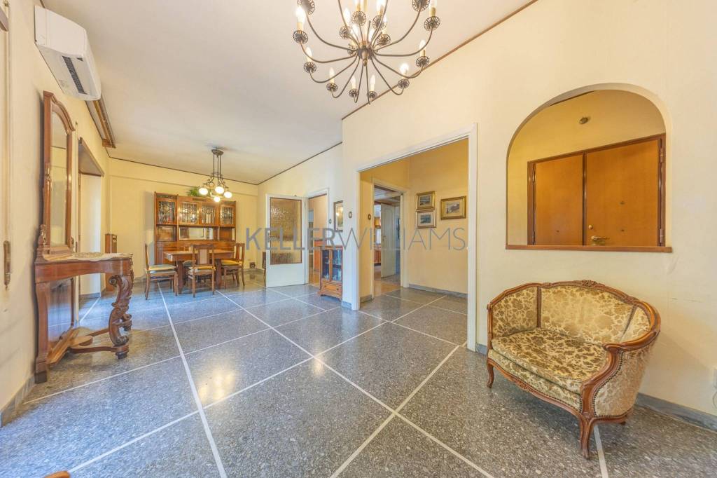 appartamento in vendita a Roma in zona Ostiense