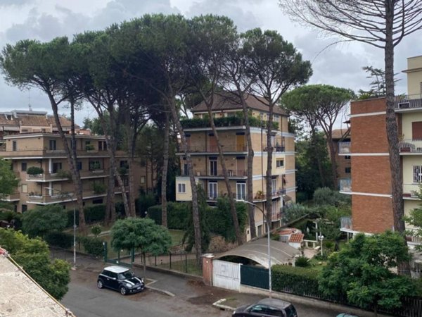 appartamento in vendita a Roma in zona Ardeatino