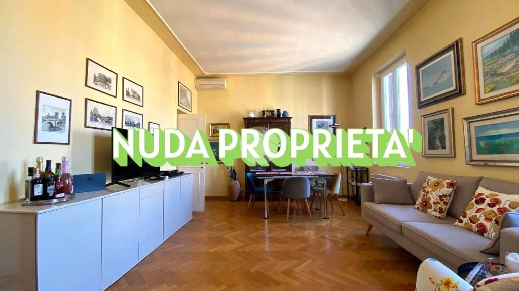 appartamento in vendita a Roma in zona Tuscolano