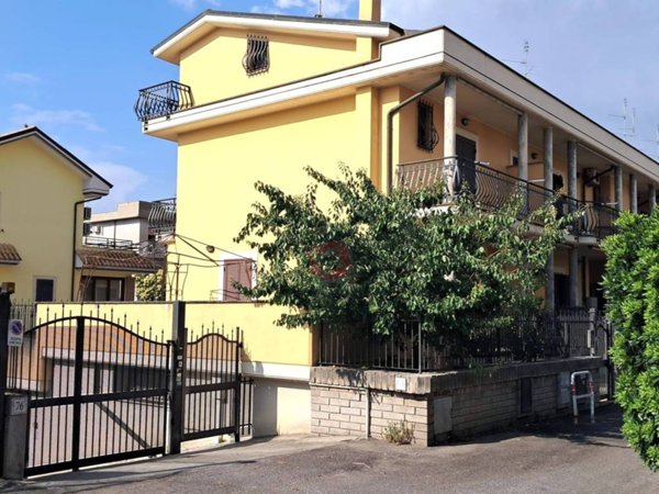 casa indipendente in vendita a Roma in zona Finocchio