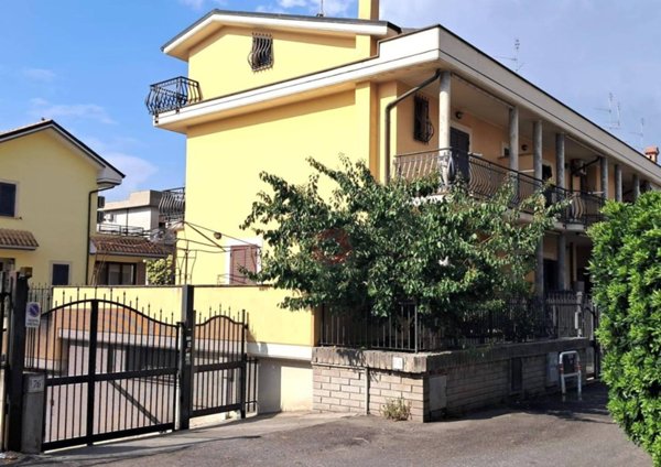 casa indipendente in vendita a Roma in zona Finocchio