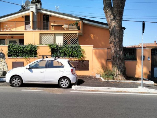 casa indipendente in vendita a Roma in zona Castelverde