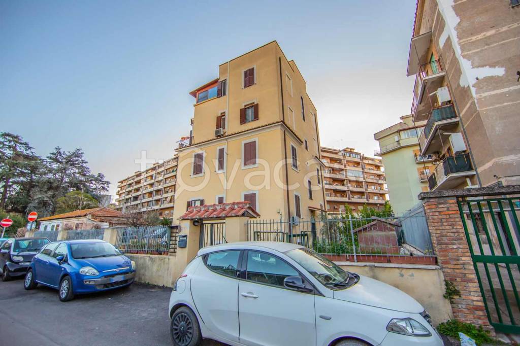 appartamento in vendita a Roma in zona Prenestino-Centocelle