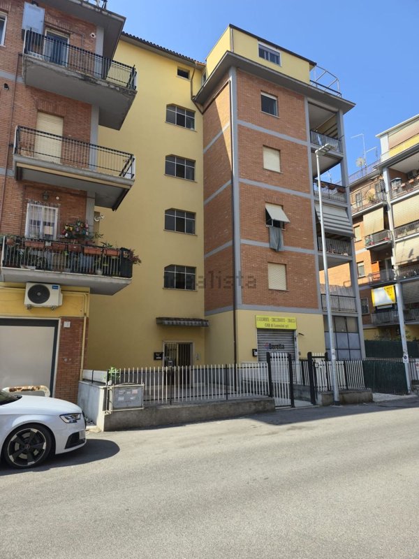 appartamento in vendita a Roma in zona Torre Maura