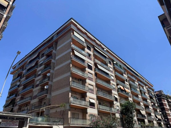 appartamento in vendita a Roma in zona Tuscolano