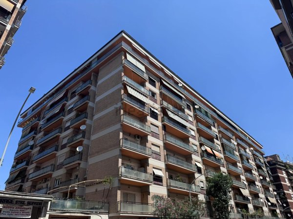 appartamento in vendita a Roma in zona Tuscolano