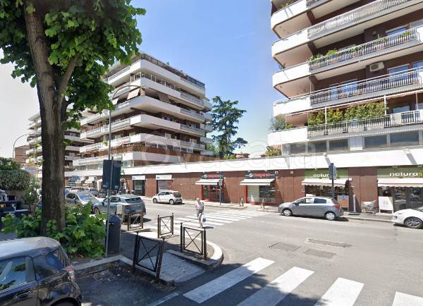 negozio in vendita a Roma in zona EUR