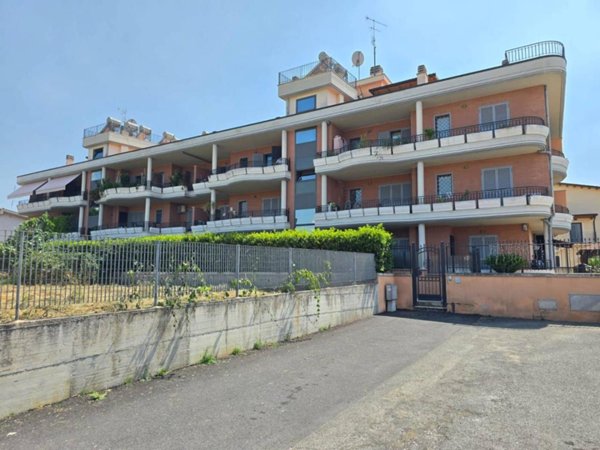 appartamento in vendita a Roma in zona Borghesiana