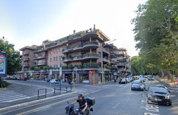 negozio in vendita a Roma in zona Monte Sacro/Talenti