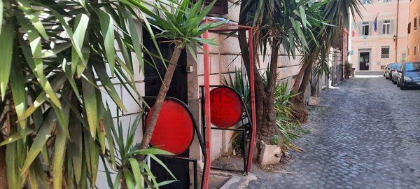 locale commerciale in vendita a Roma in zona Trastevere