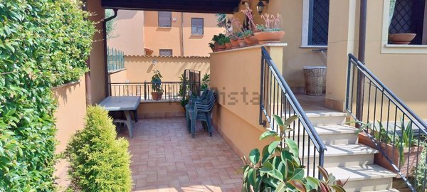 casa indipendente in vendita a Roma in zona Infernetto