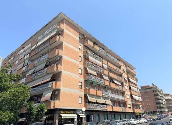 appartamento in vendita a Roma in zona Tuscolano