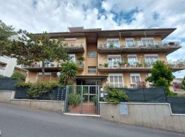 appartamento in vendita a Roma in zona Appio Pignatelli