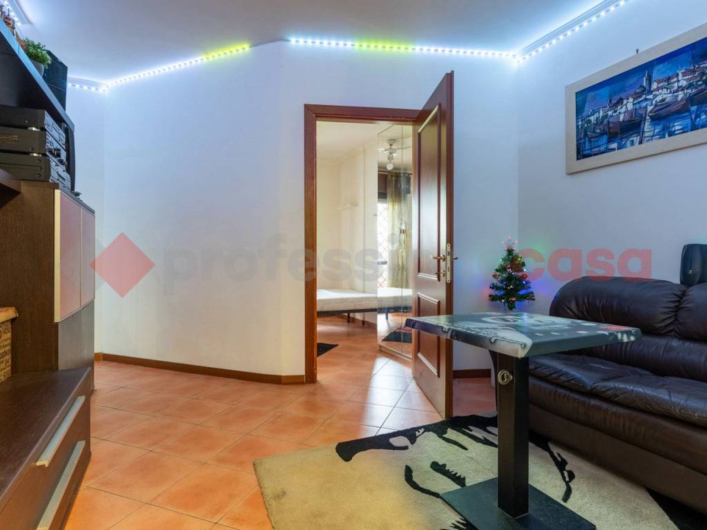 appartamento in vendita a Roma in zona Prenestino-Labicano