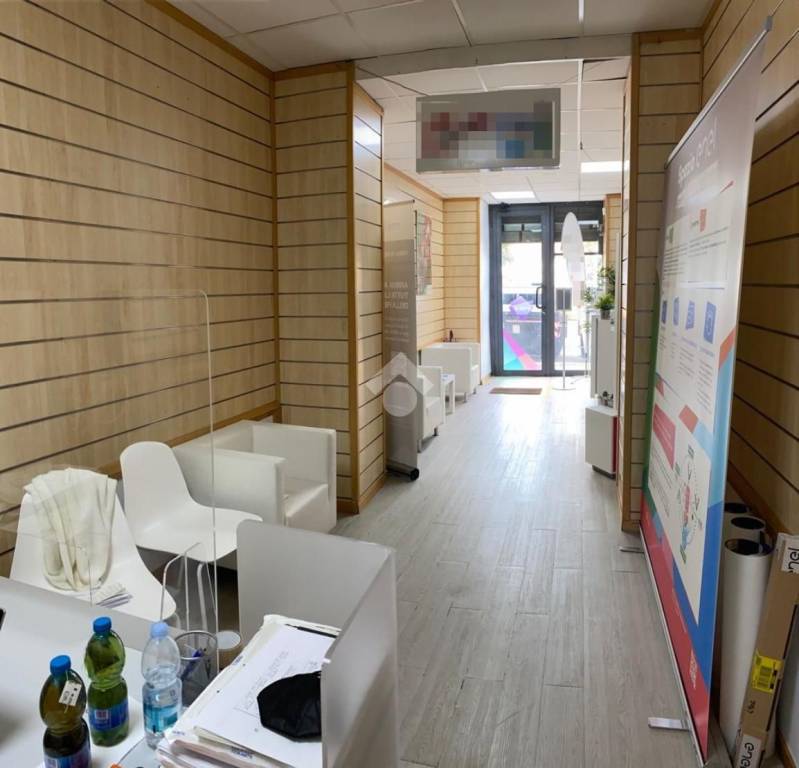 negozio in vendita a Roma in zona Prenestino-Centocelle
