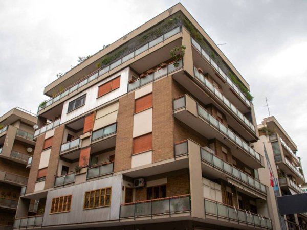 appartamento in vendita a Roma in zona Appio Latino