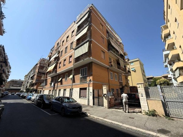 appartamento in vendita a Roma in zona Ostia