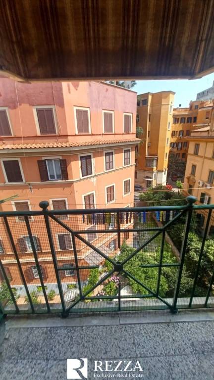 appartamento in vendita a Roma in zona Campo Marzio