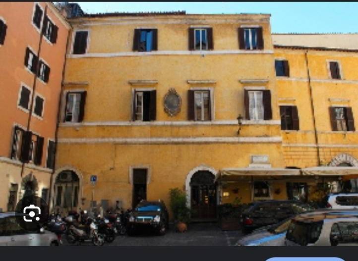 appartamento in vendita a Roma in zona Parione/Sant'Eustachio