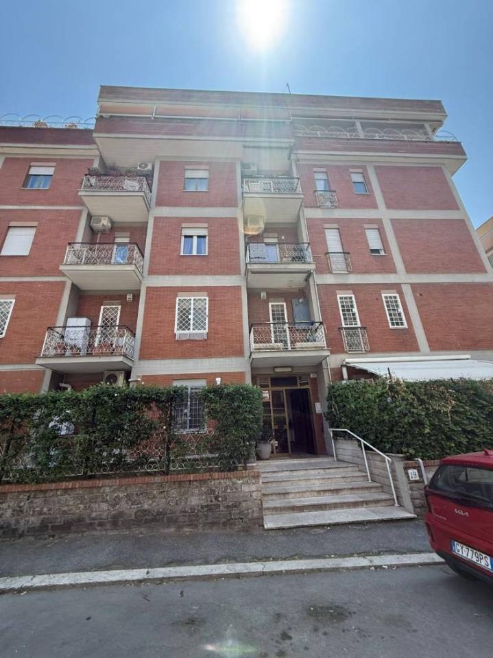 appartamento in vendita a Roma in zona Corviale