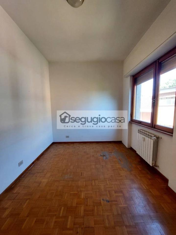 appartamento in vendita a Roma in zona Torrione Cerquetta
