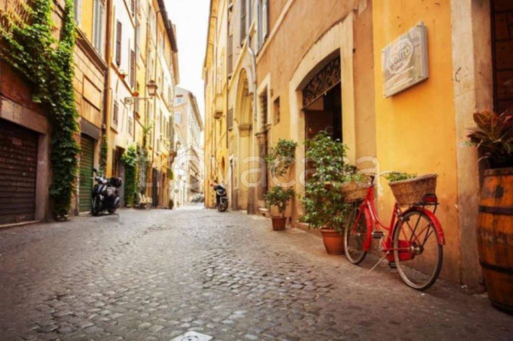 negozio in vendita a Roma in zona Trastevere
