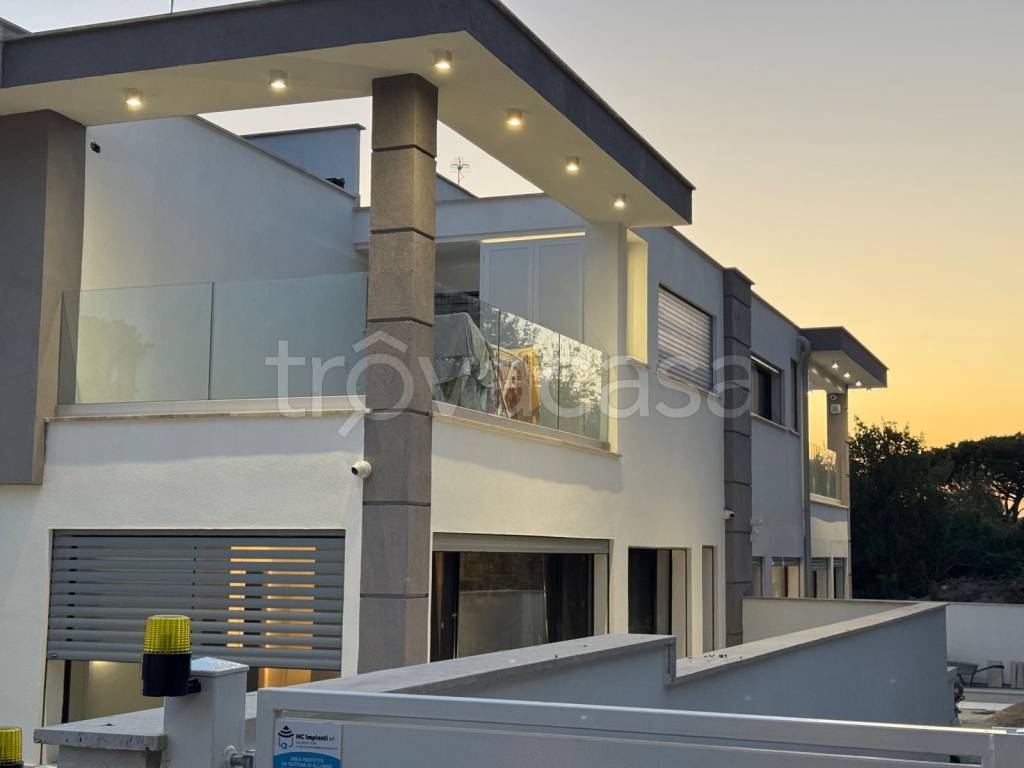 casa indipendente in vendita a Roma in zona EUR