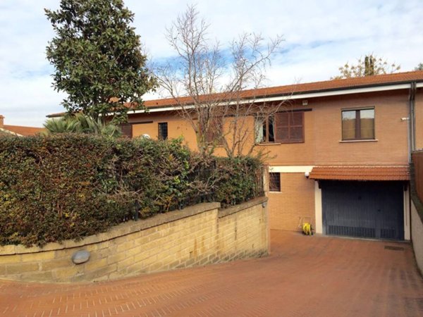 casa indipendente in vendita a Roma in zona Castel di Leva