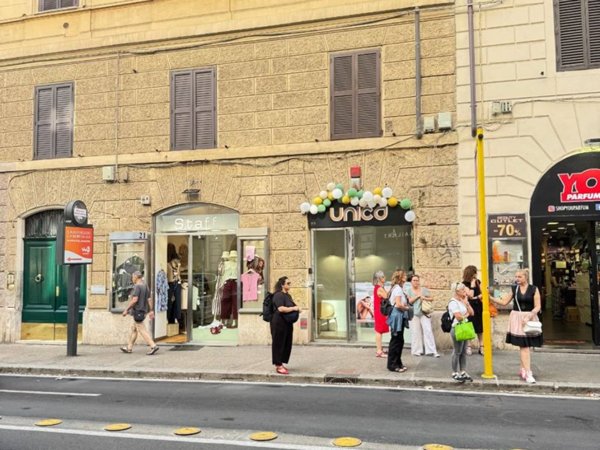 negozio in vendita a Roma in zona Salario