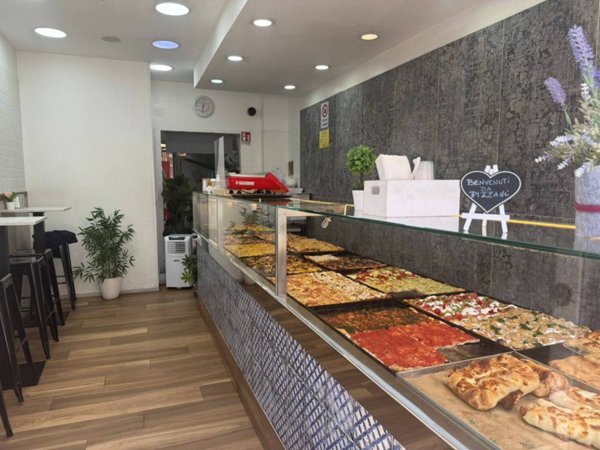 negozio in vendita a Roma in zona Tuscolano