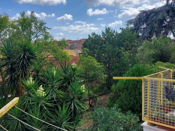 appartamento in vendita a Roma in zona Torre Spaccata