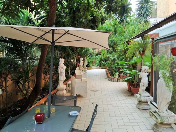 appartamento in vendita a Roma in zona Appio Claudio