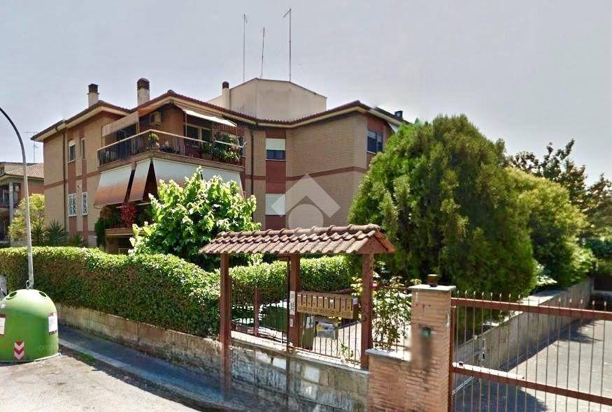 appartamento in vendita a Roma in zona Spinaceto