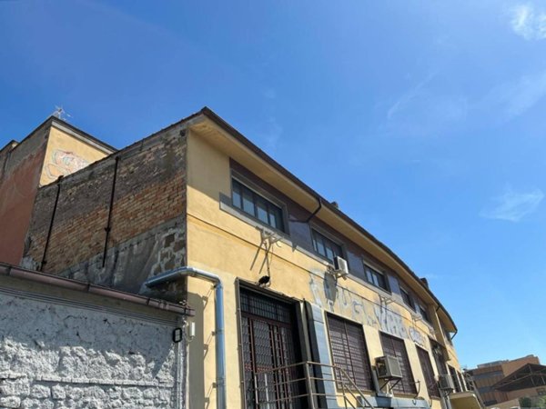 appartamento in vendita a Roma in zona Tuscolano