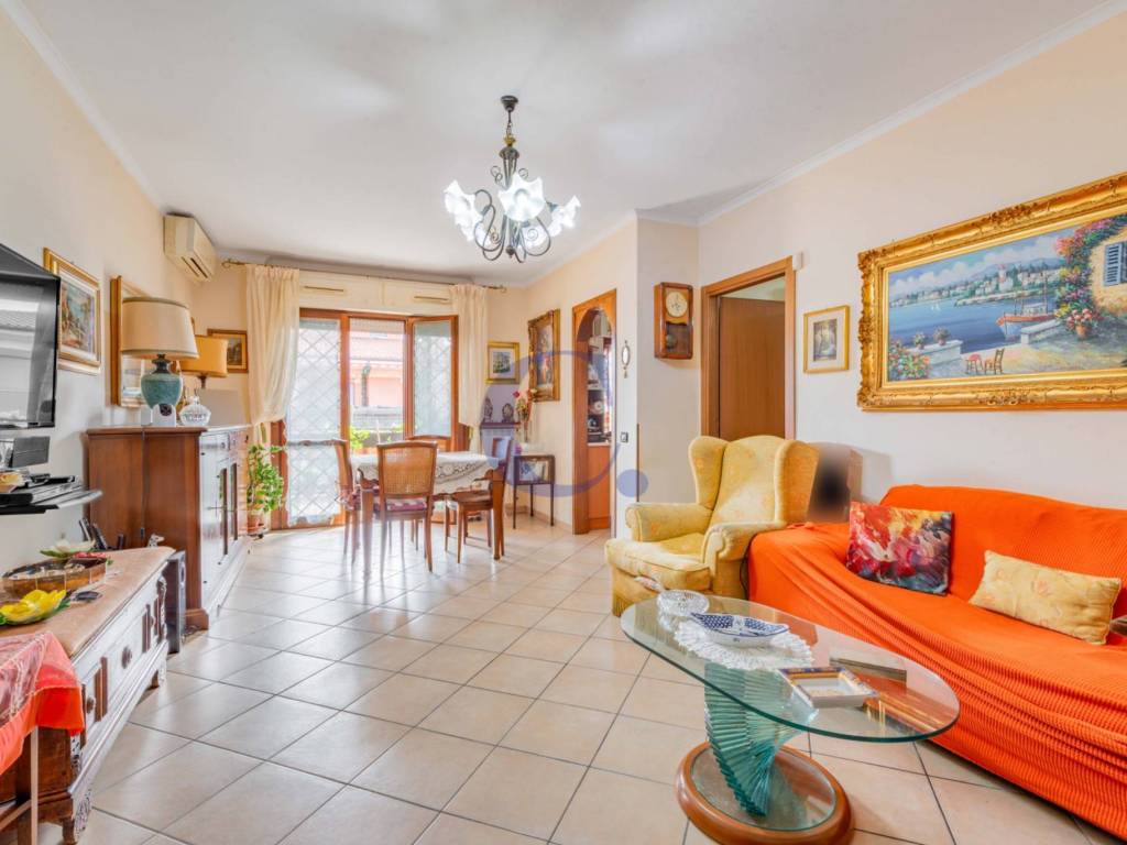 appartamento in vendita a Roma in zona Massimina/Casal Lumbroso