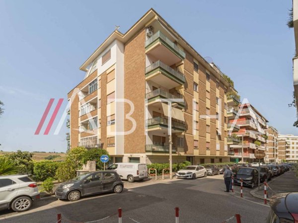 appartamento in vendita a Roma in zona Tor di Quinto
