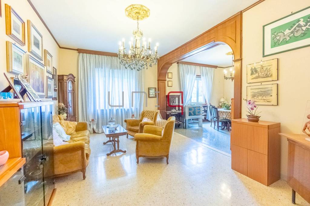 appartamento in vendita a Roma in zona Torre Spaccata