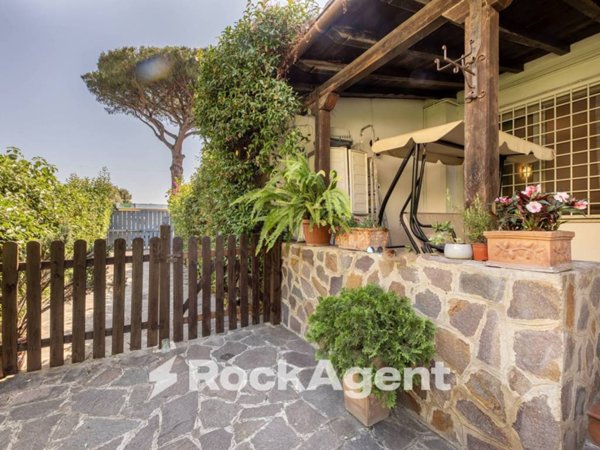 appartamento in vendita a Roma in zona Casal Palocco