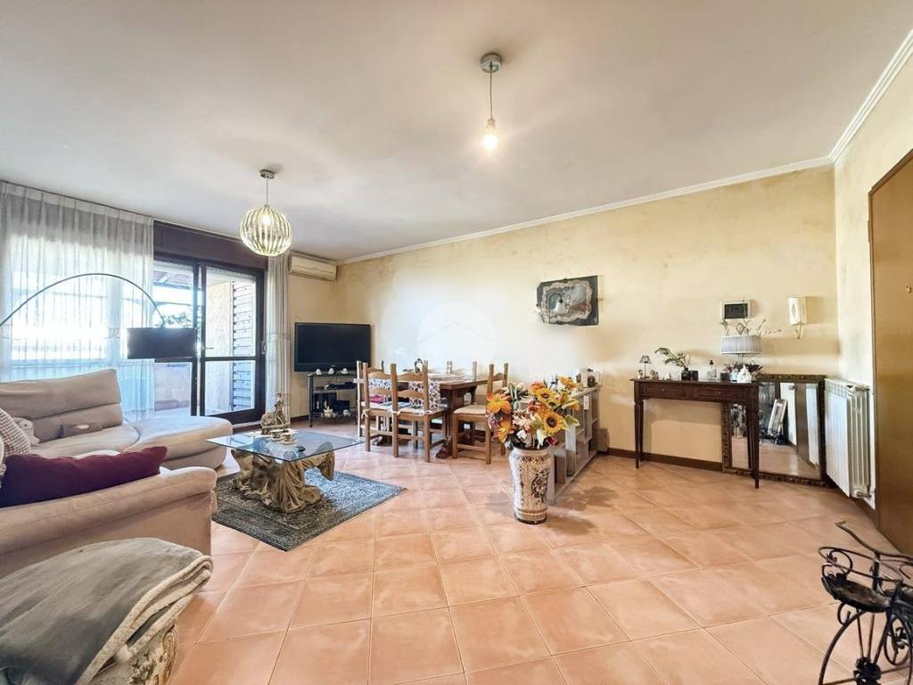 appartamento in vendita a Roma in zona Ponte di Nona