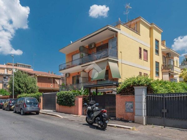 appartamento in vendita a Roma in zona Primavalle