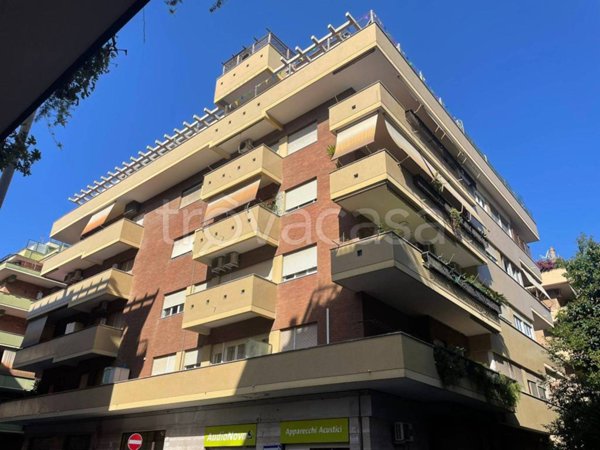 appartamento in vendita a Roma in zona Ostia