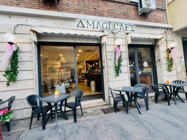 negozio in vendita a Roma in zona Tuscolano