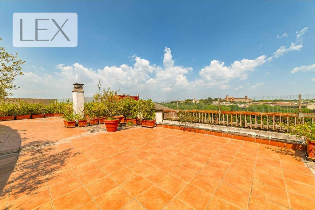 appartamento in vendita a Roma in zona Trastevere