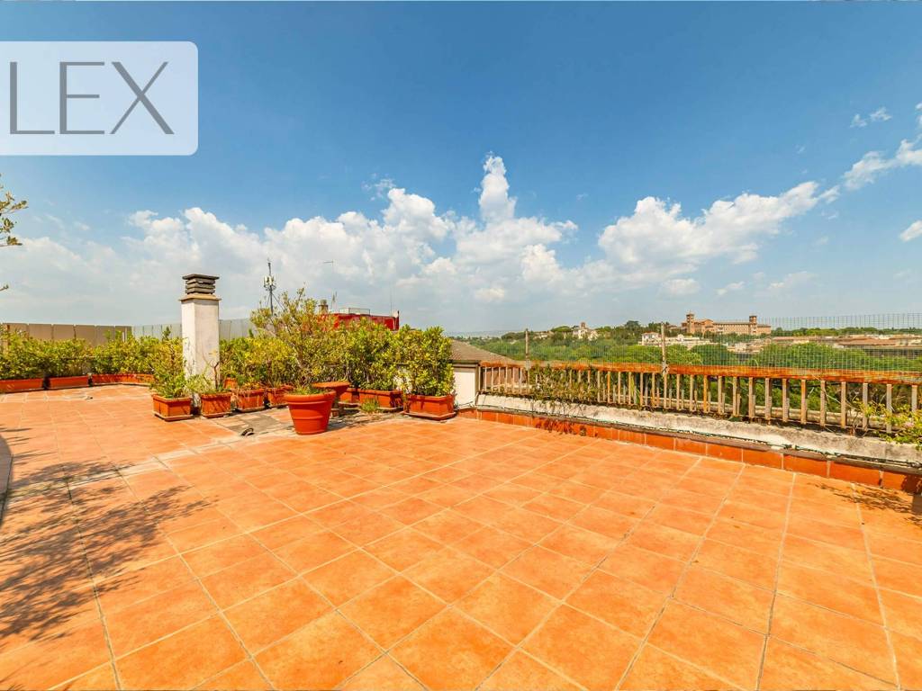 appartamento in vendita a Roma in zona Trastevere
