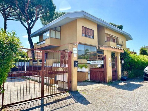 appartamento in vendita a Roma in zona Casal Morena
